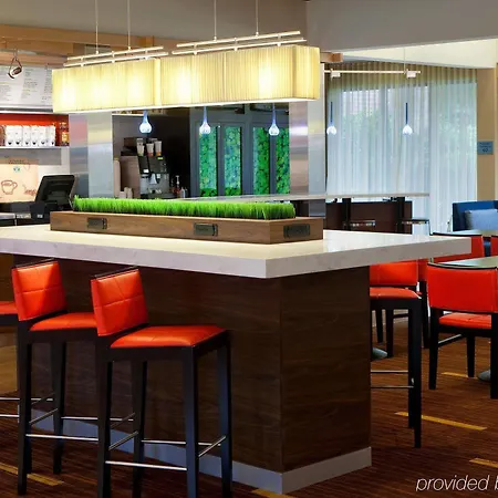 Courtyard By Marriott Boston Norwood/Canton 
